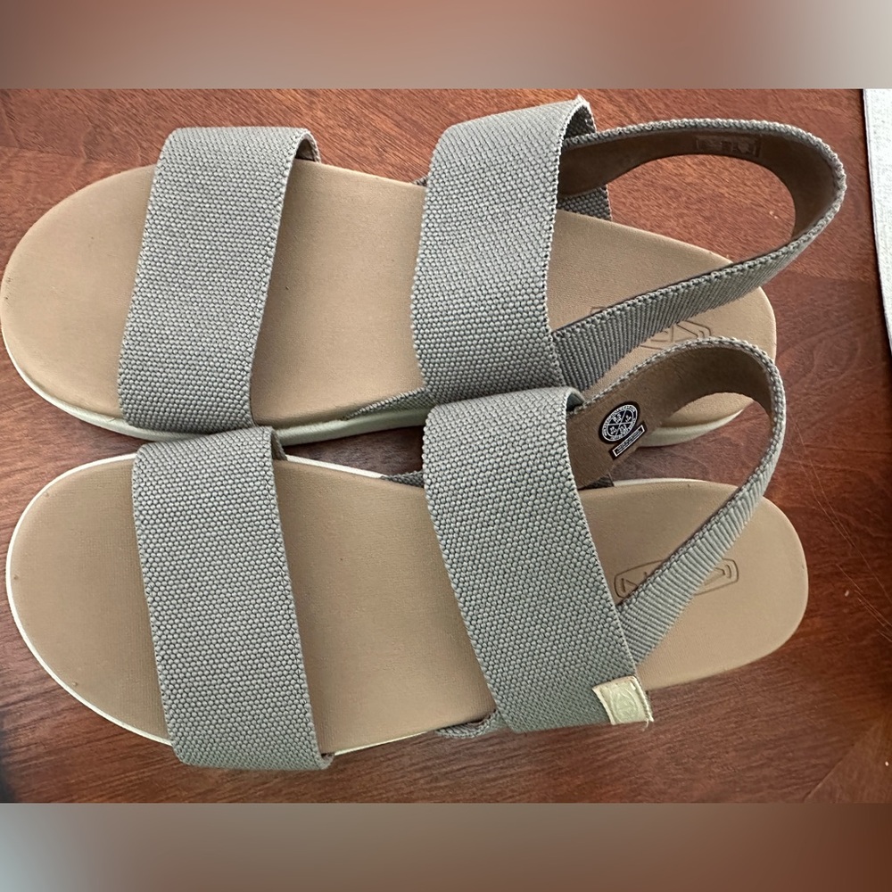 Keen Elle Brindle/Birch Sandals - size 8.5